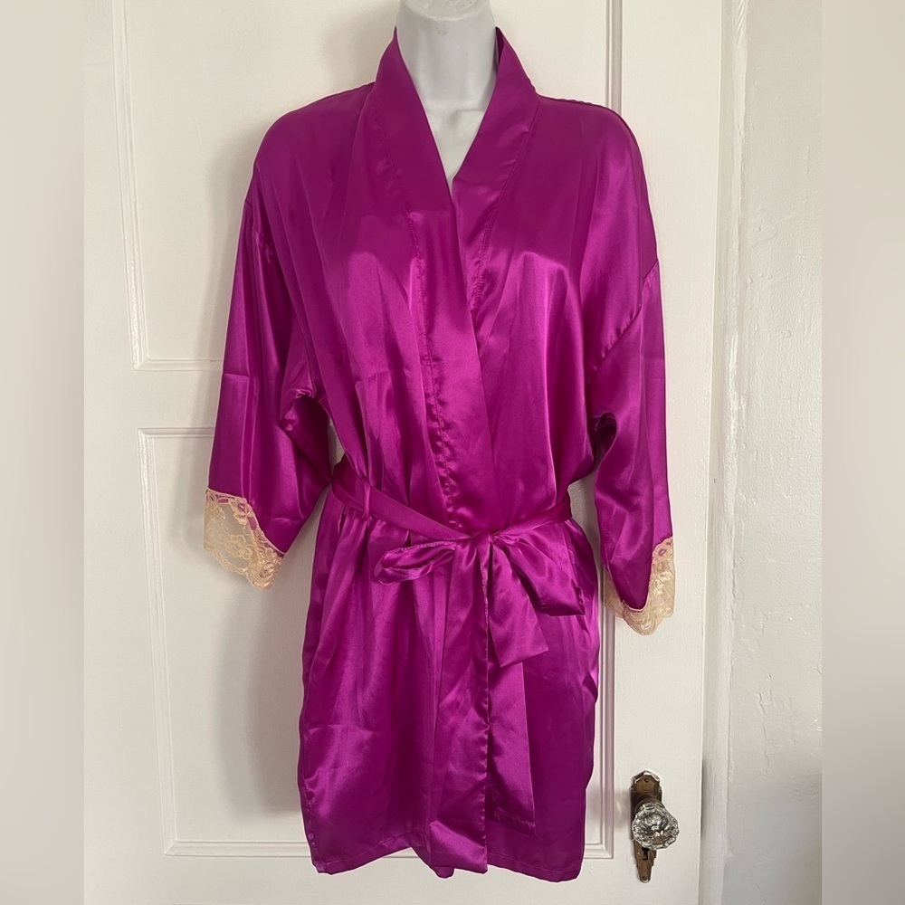 Deadstock vintage Frederick’s of Hollywood robe